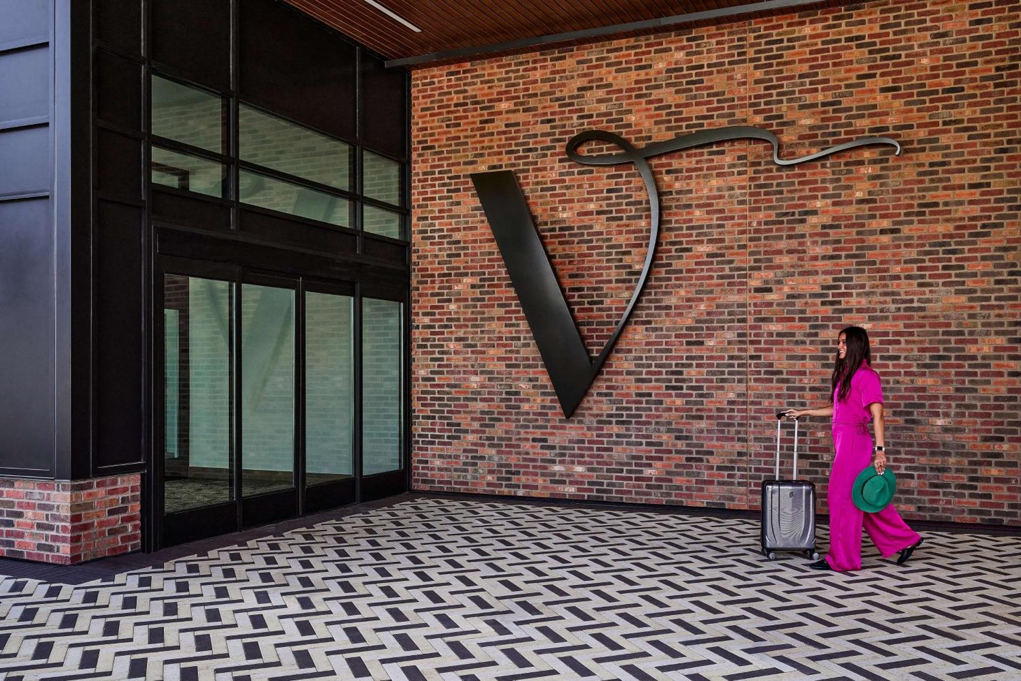 Lively Hotel On Oak Oklahoma City, Tapestry By Hilton Экстерьер фото