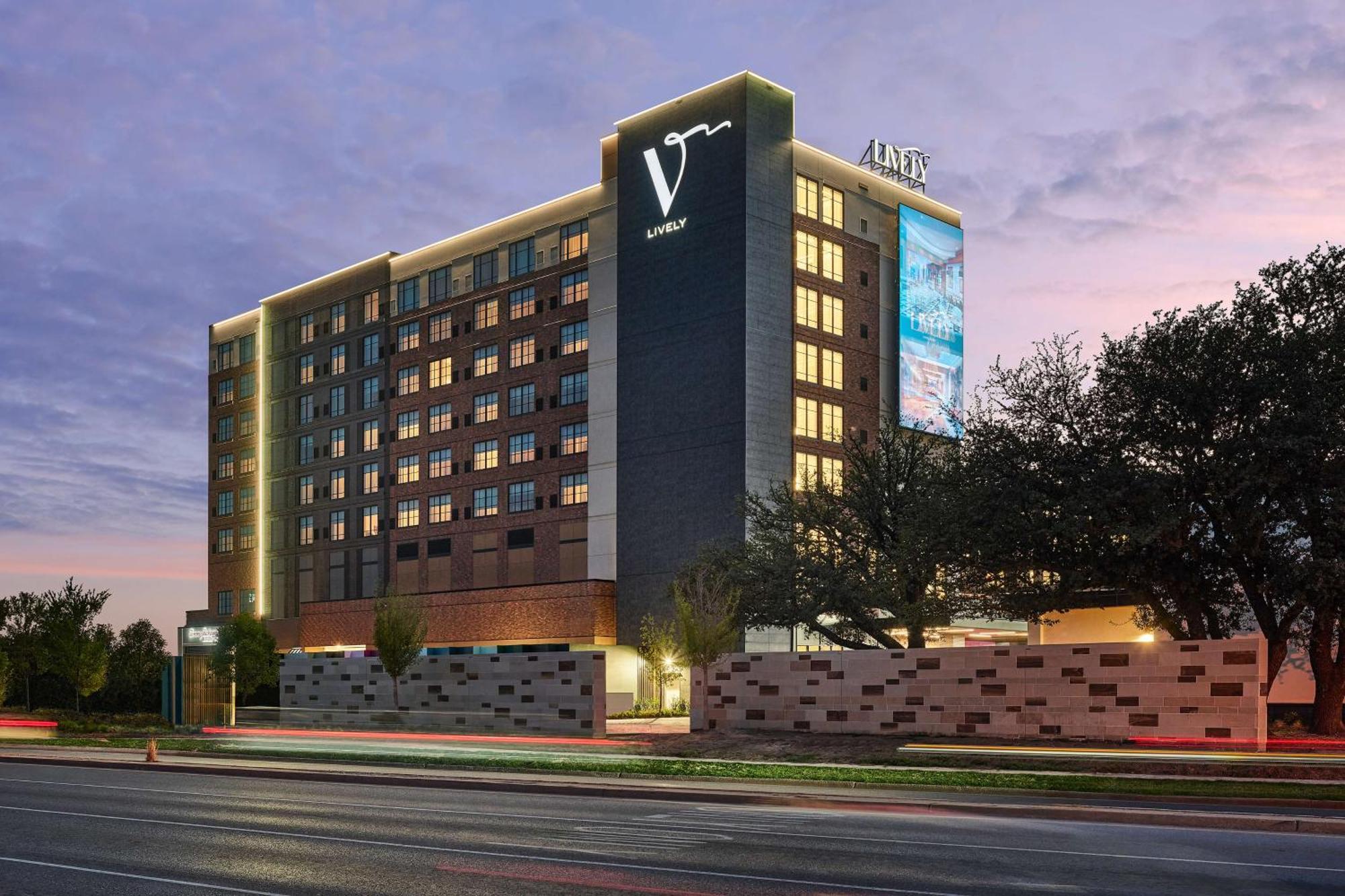 Lively Hotel On Oak Oklahoma City, Tapestry By Hilton Экстерьер фото